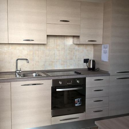 Casa Dusat In Accogliente Edificio Nel Centro Di Monforte Monforte dʼAlba Exteriör bild