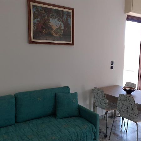 Casa Dusat In Accogliente Edificio Nel Centro Di Monforte Monforte dʼAlba Exteriör bild
