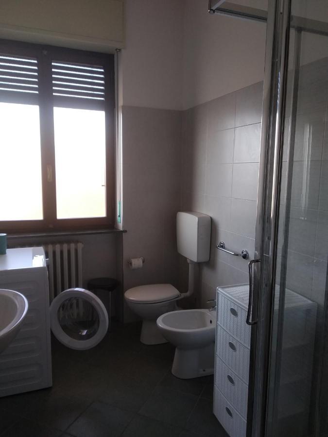 Casa Dusat In Accogliente Edificio Nel Centro Di Monforte Monforte dʼAlba Exteriör bild